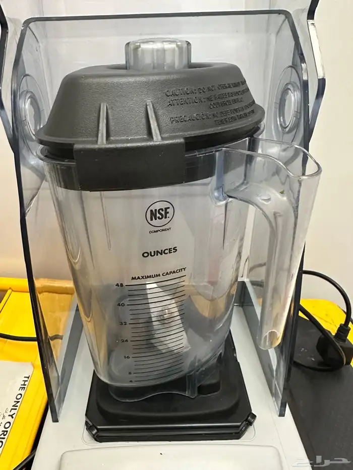 للبيع خلاط كاتم امريكي فيتامكس 4