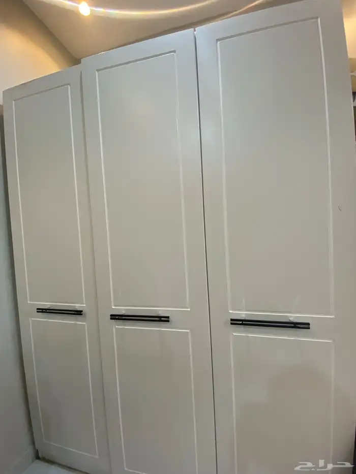 للبيع دولاب تفصيل شبه جديد 2