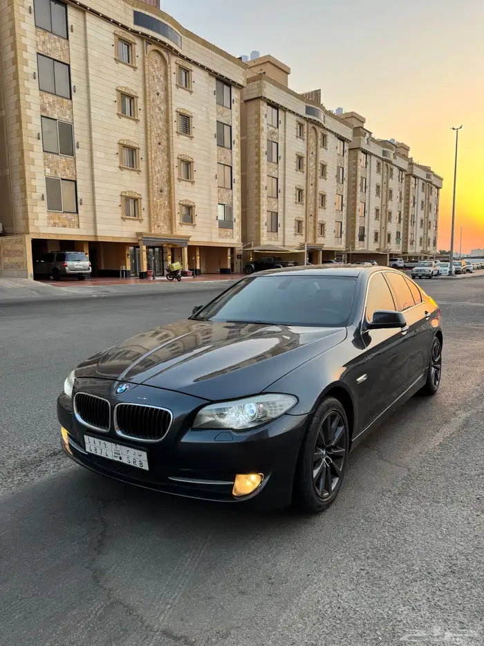 للبيع BMW 523 i موديل 2011 نظيفه 3
