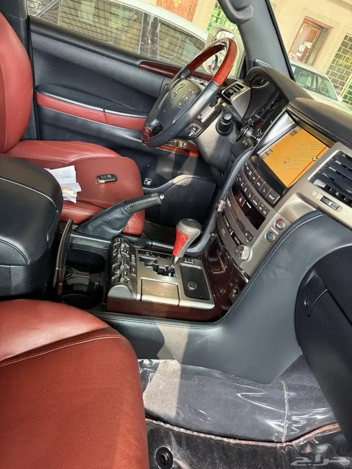 لكزس LX570 موديل 2014 فل 32