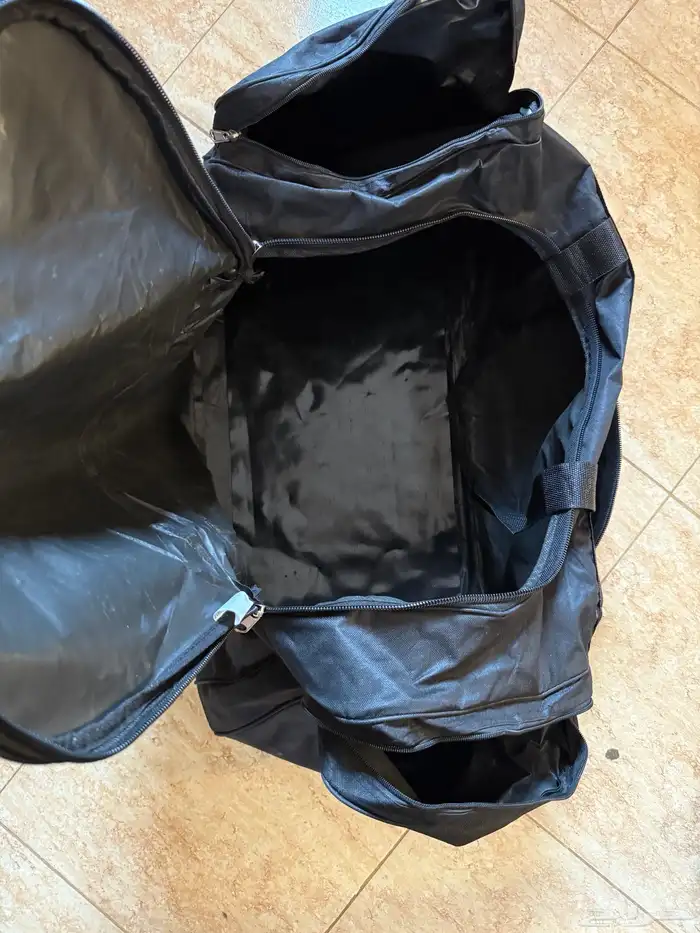 شنطة  كبيره   حقت الدوره العسكرية  مدة الاستخدام 37 يوم 2
