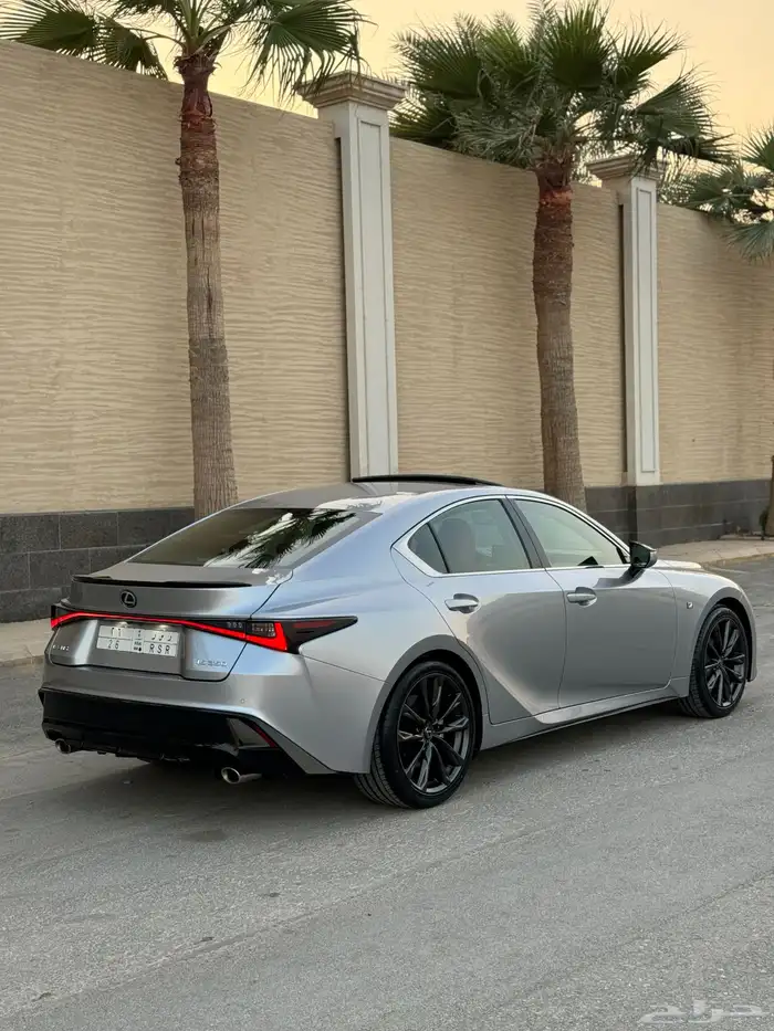 لكزس is 350 F sport ( بحالة الوكالة ) 5