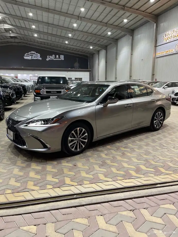 لكزس Es250 AA سعودي 2025 عداد 8 الاف 1