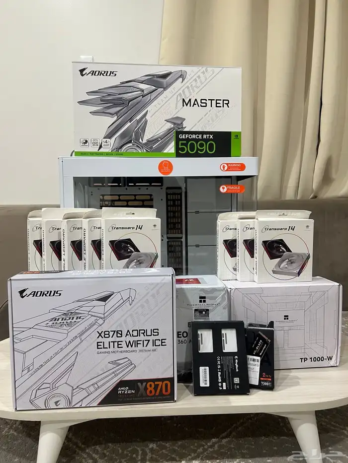 تجميعة أسطورية بمعالج 9800X3D وكرت RTX 5090 1