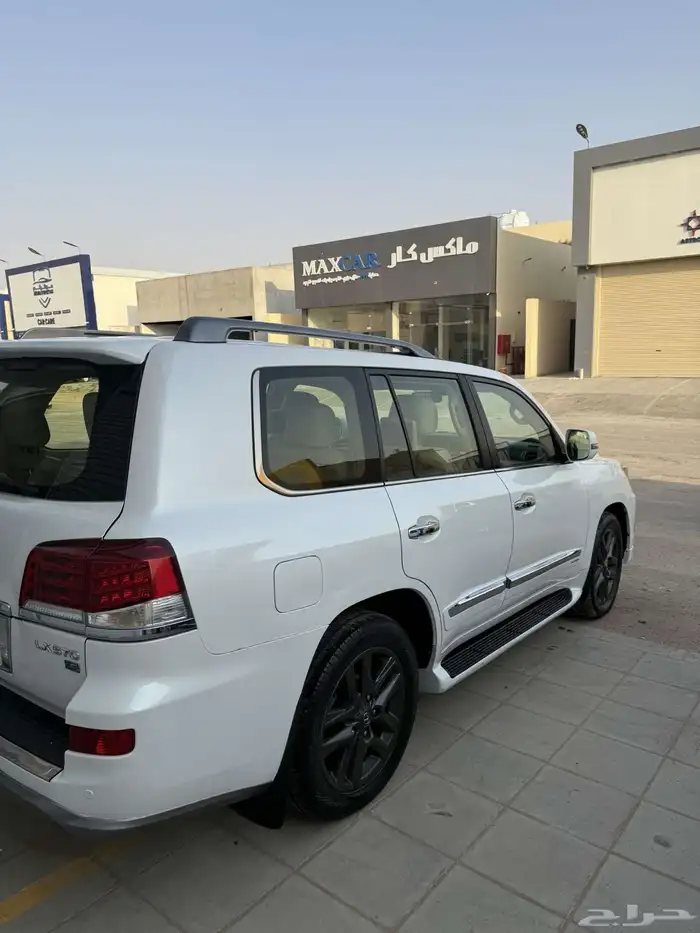 جيب لكزسLX570 موديل 2014. حد100 الف 5