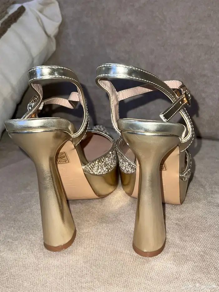 كعب ذهبي 4