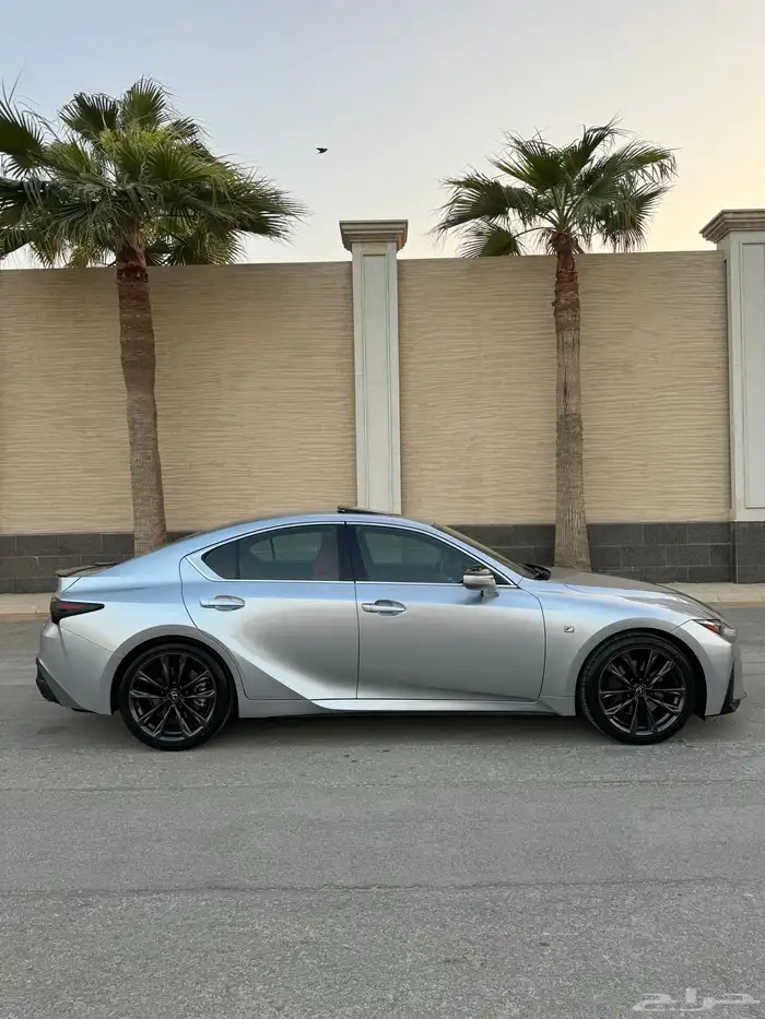 لكزس is 350 F sport ( بحالة الوكالة ) 3