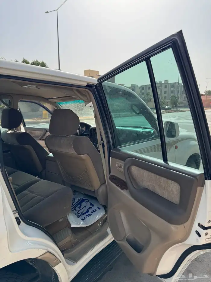 جيب لاندكروزر vxr 13
