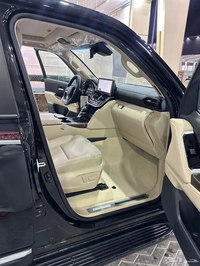 تيوتا لاندكروزر الموديل2025 فل كامل وارد السائر رقم(5)S 13