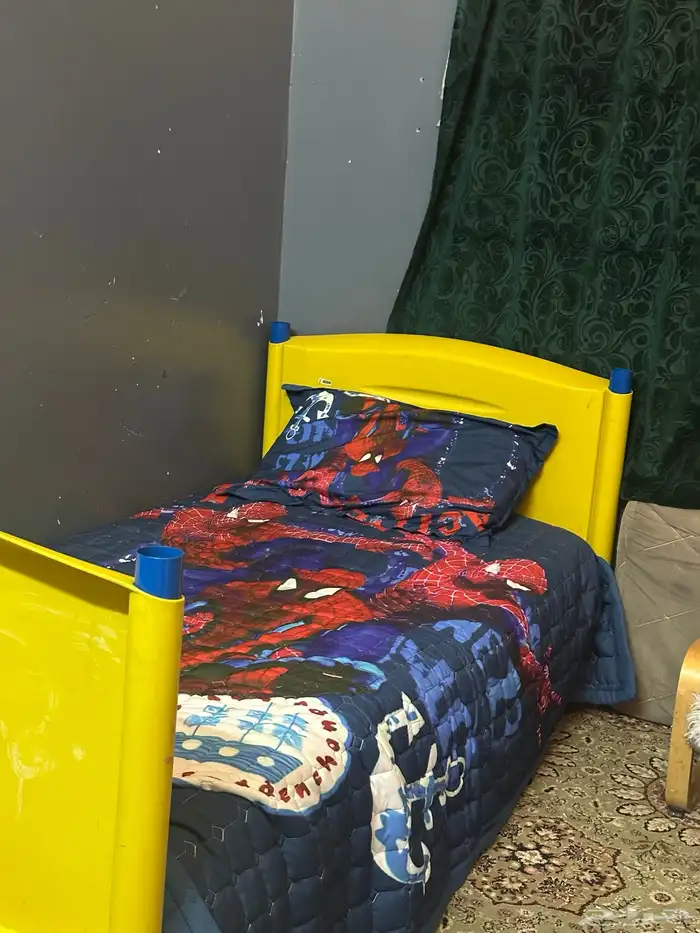 سريرين شبه جديد مع المرتبه 1