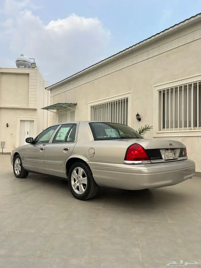 فورد كراون فكتوريا 2011 سعودي 11