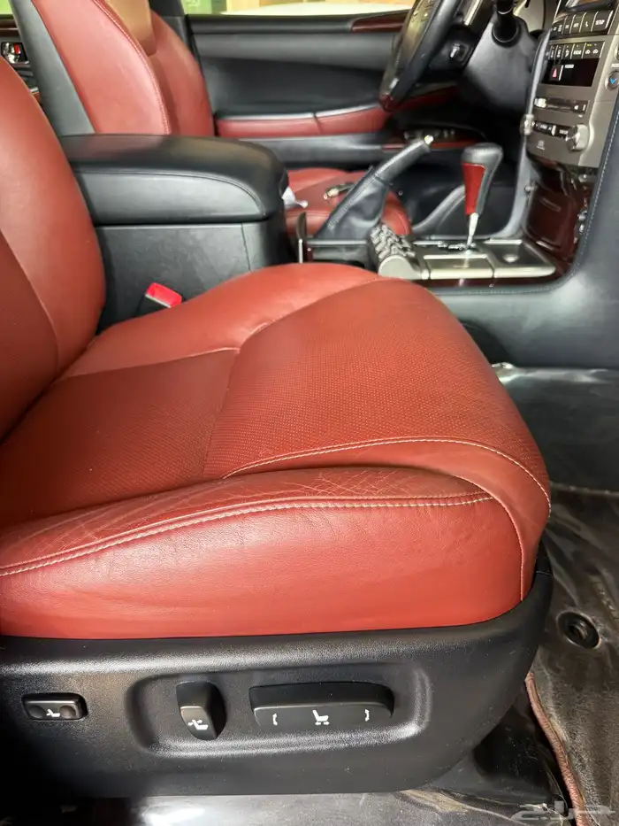 لكزس LX570 موديل 2014 فل 36
