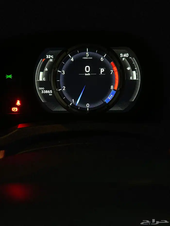 لكزس is 350 F sport ( بحالة الوكالة ) 38