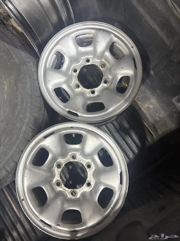 للبيع طقم جنوط حديد هايلكس اصلي مقاس 15in 0