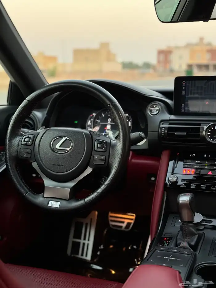 لكزس is 350 F sport ( بحالة الوكالة ) 29