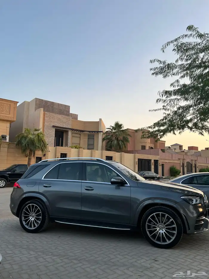 2022  GLE 450 AMG Juffali على الضمان 4