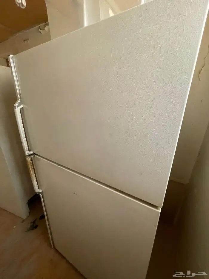 ثلاجة وفريزر كبيرة للبيع 0