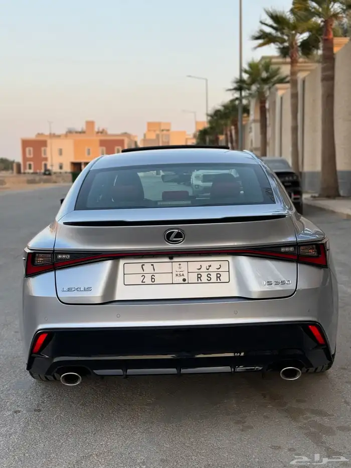 لكزس is 350 F sport ( بحالة الوكالة ) 16