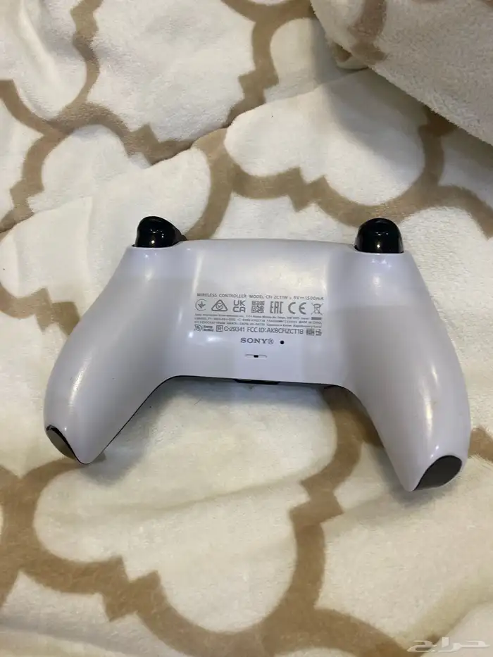 للبيع يد سوني 5 2