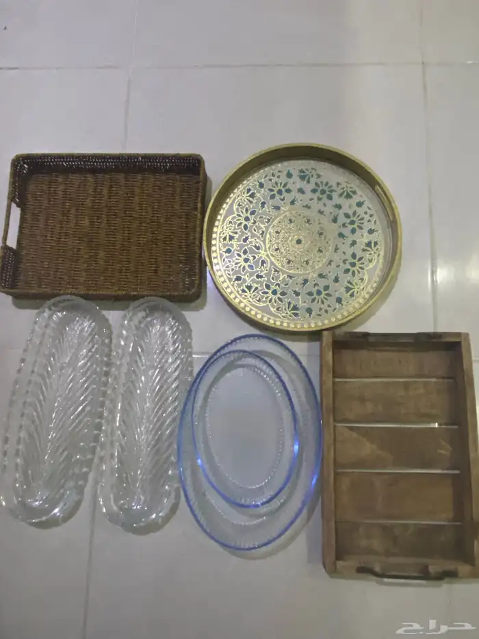صينيه وصحون القريات شبه جديد 1