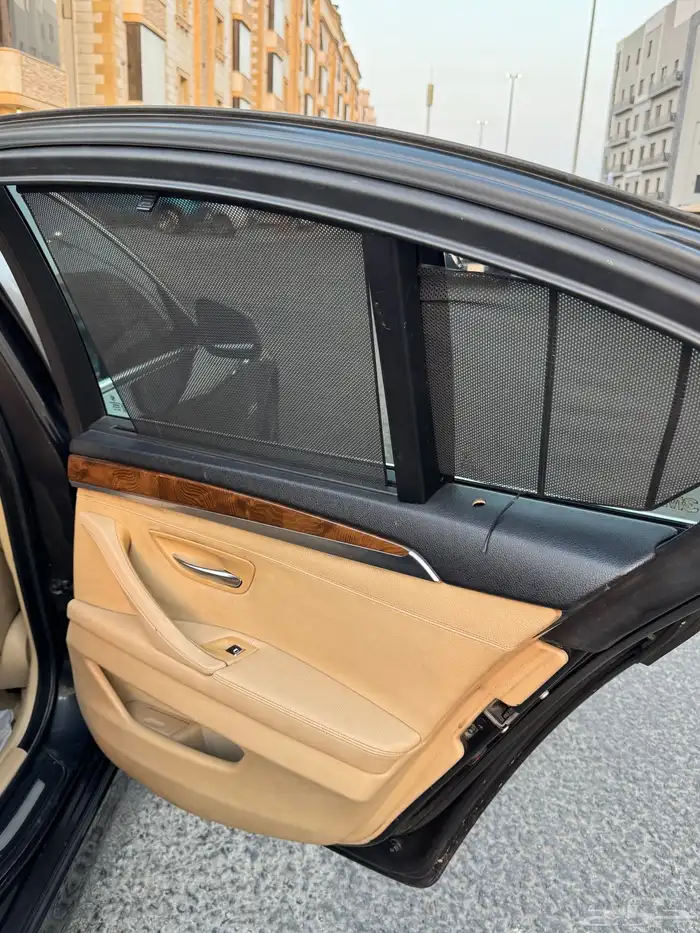 للبيع BMW 523 i موديل 2011 نظيفه 10
