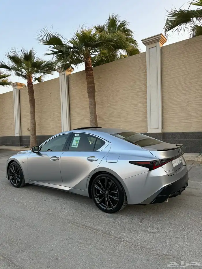 لكزس is 350 F sport ( بحالة الوكالة ) 15