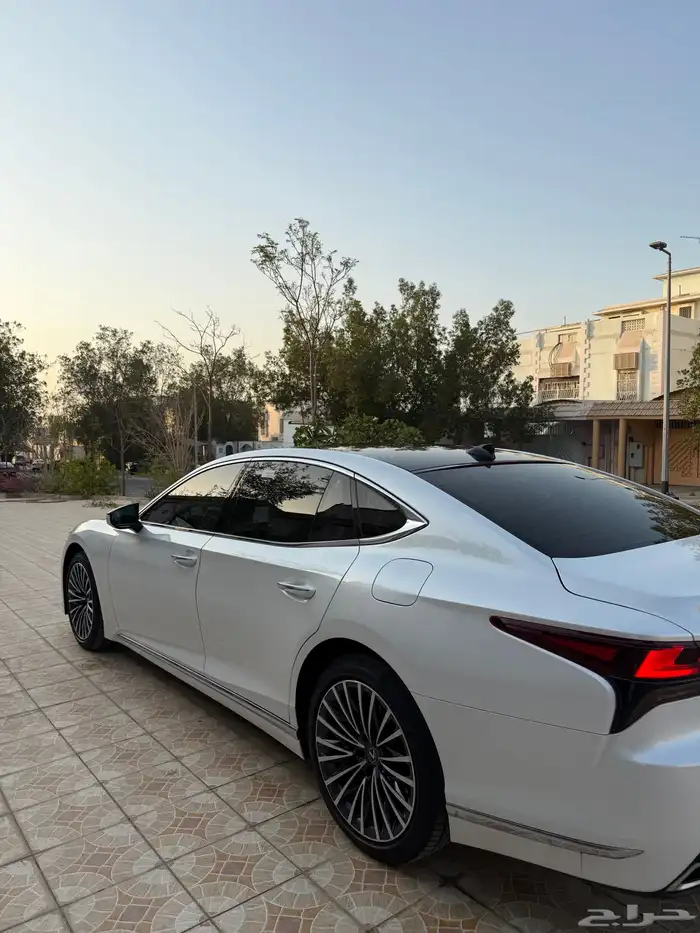 لكزس LS350 8