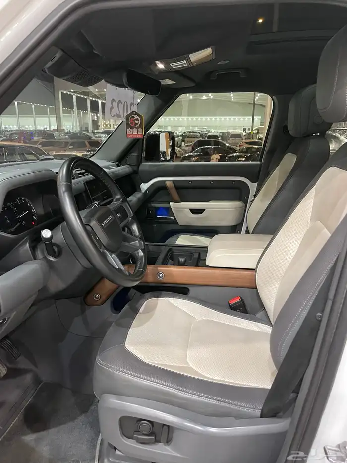 لاند روفر ديفندر P400 SE 2023 7