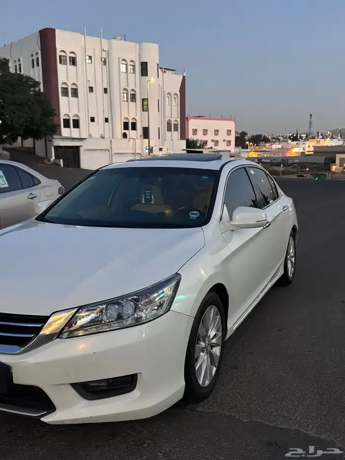 اكورد 2014 فل كامل مقاعد مخمل 3