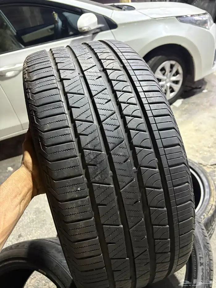 كفرات رنج275 40 22كونتنتال وكاله نضيفه جدا 2
