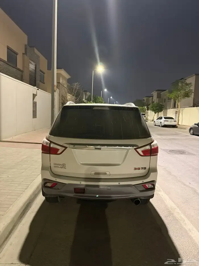 Isuzu mux 2020 للبيع ايسوزو 1