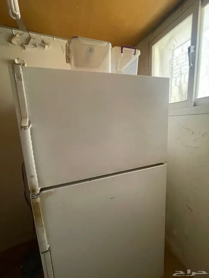 ثلاجة وفريزر كبيرة للبيع 1