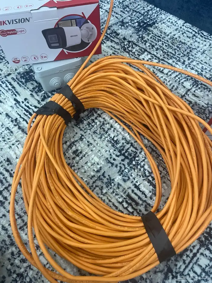 كاميرا Hikvision مع كيبل كات 3