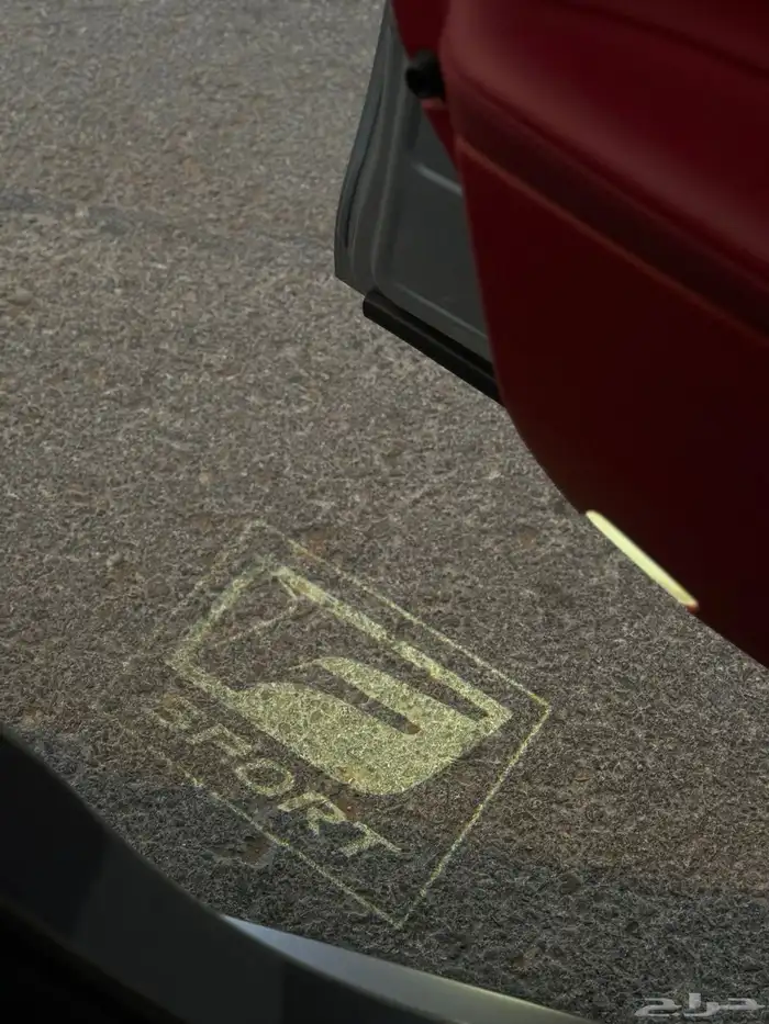 لكزس is 350 F sport ( بحالة الوكالة ) 37
