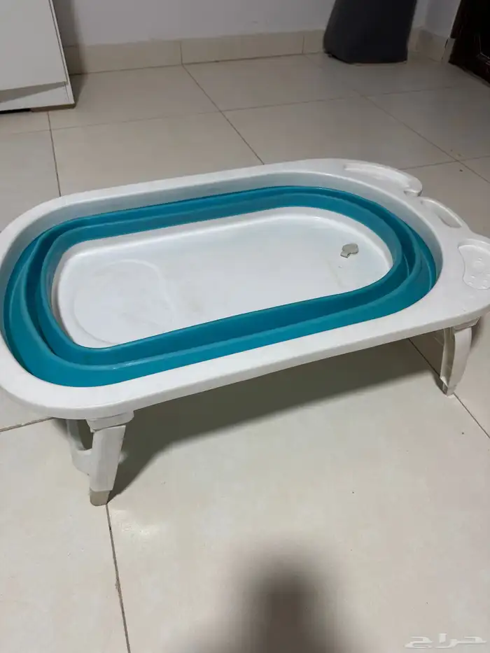 كارسيت سيارة بحالة جيدة ونظيف ومسبح حق بيبي 3