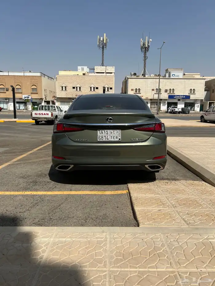 للبيع لكزس 2023 استخدام نظيف شخصي 4