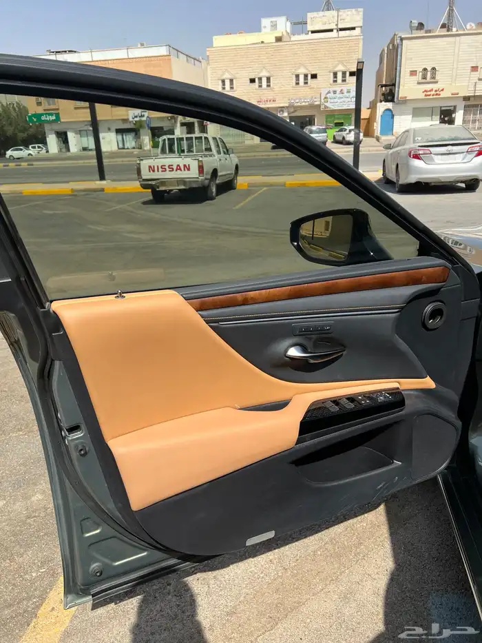 للبيع لكزس 2023 استخدام نظيف شخصي 15