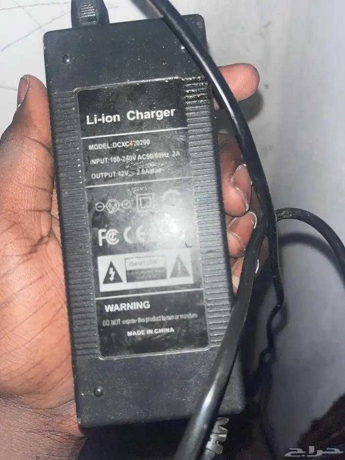 شاحن اسكوتر كهربائي 1