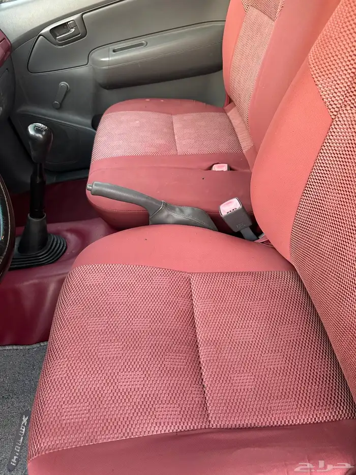 هايلوكس 2015 مخزنه نظيفه جدا 7