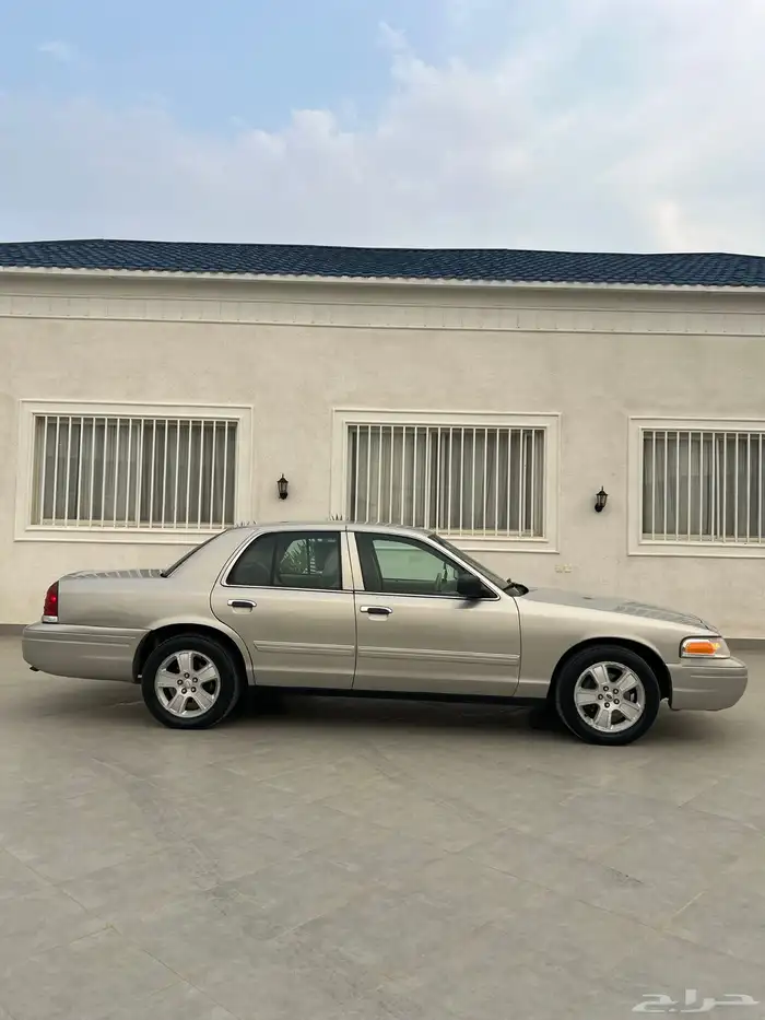 فورد كراون فكتوريا 2011 سعودي 13