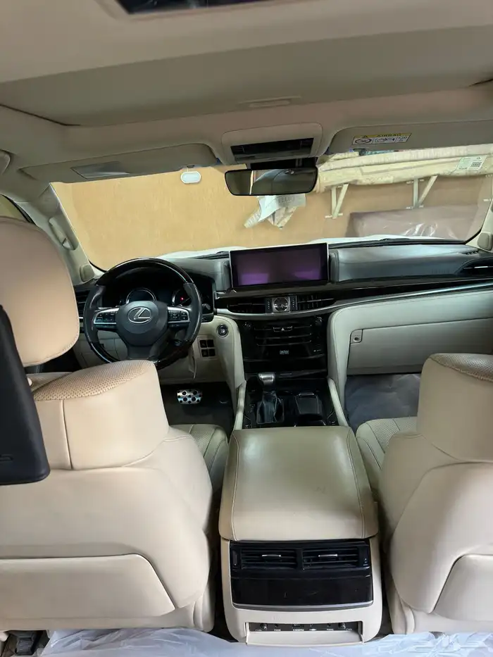 لكزس 2020 سعودي LX 18