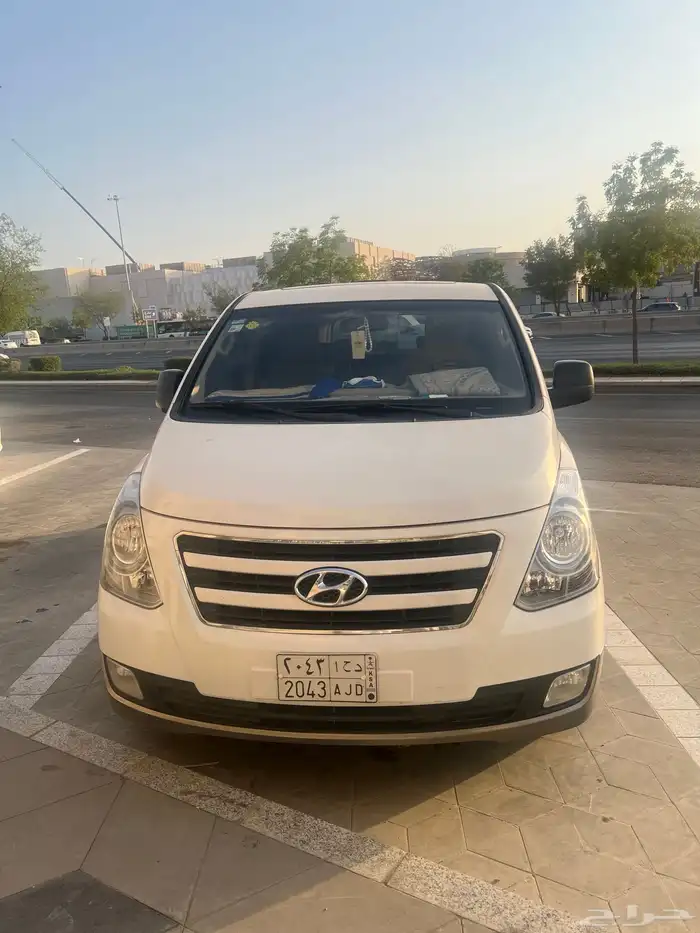 حافله هونداي H1 0