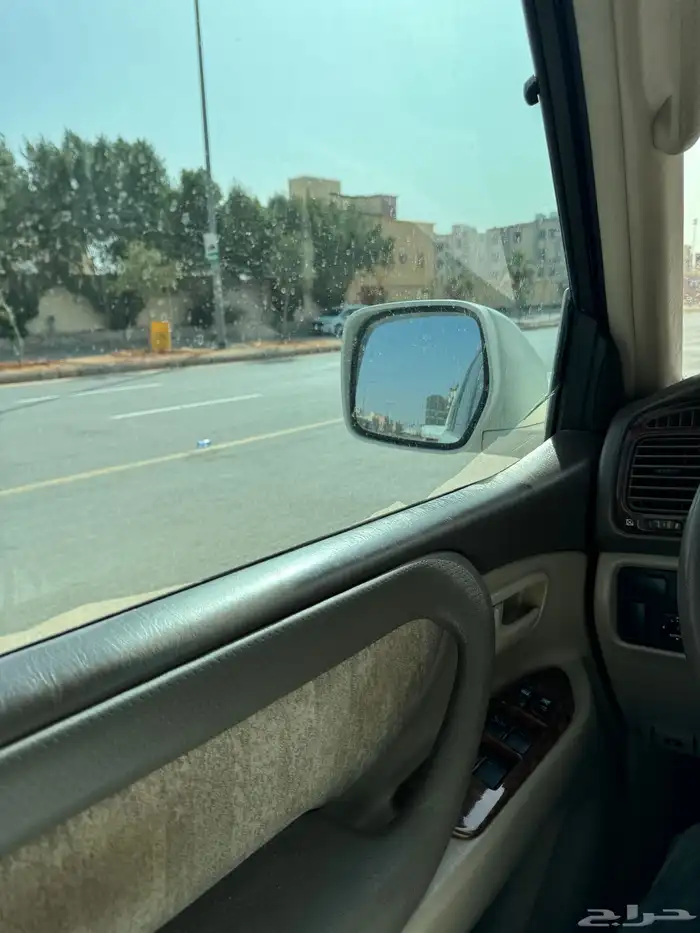 جيب لاندكروزر vxr 20