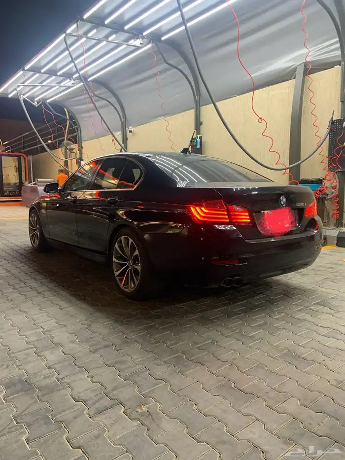 BMW بي ام دبليو الفئة الخامسة 2016 520 مستعملة للبيع 3