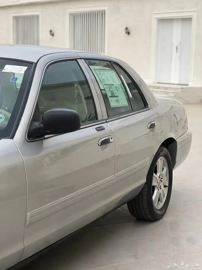 فورد كراون فكتوريا 2011 سعودي 18