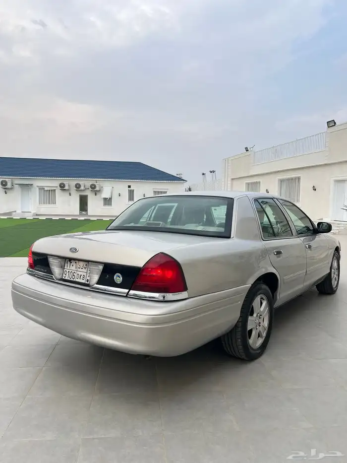 فورد كراون فكتوريا 2011 سعودي 8