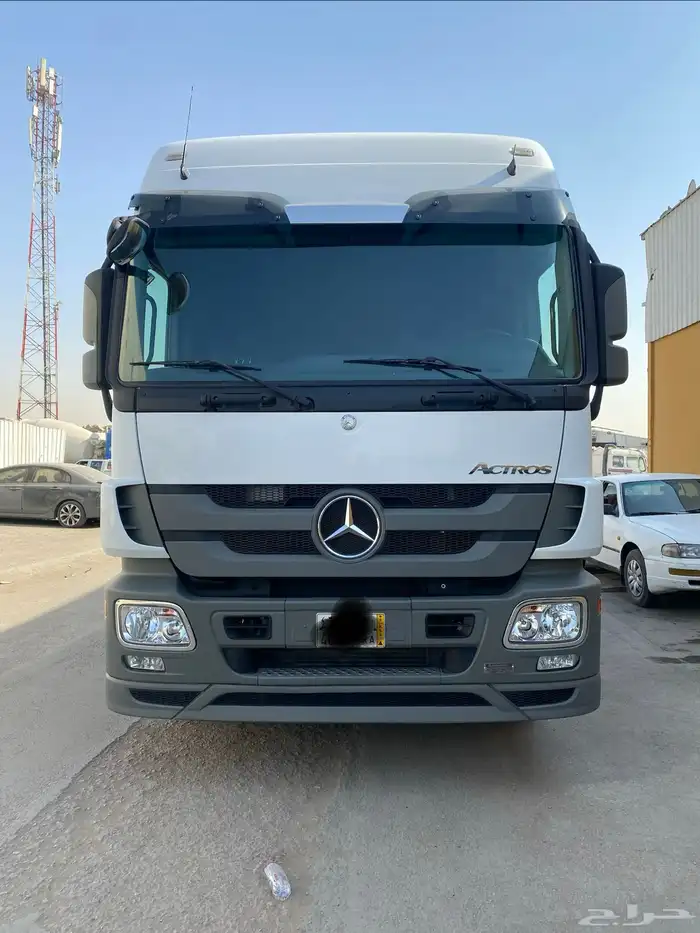 للبيع راس شاحنة اكتروس موديل 2011 0