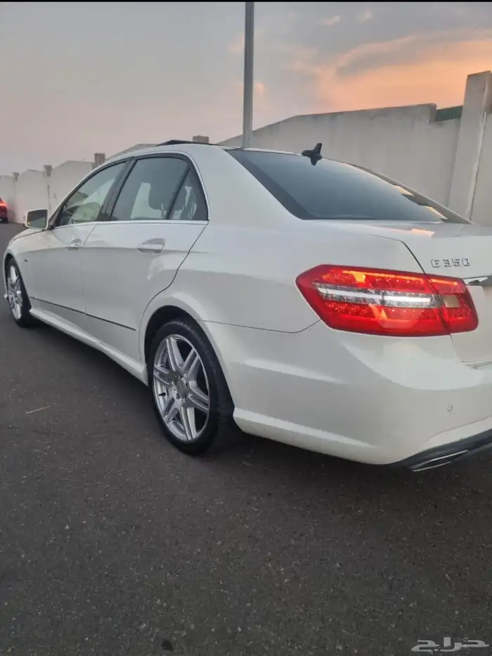 مرسيدس E 350 نظيف جدا على الفحص...العداد 215 الف 2