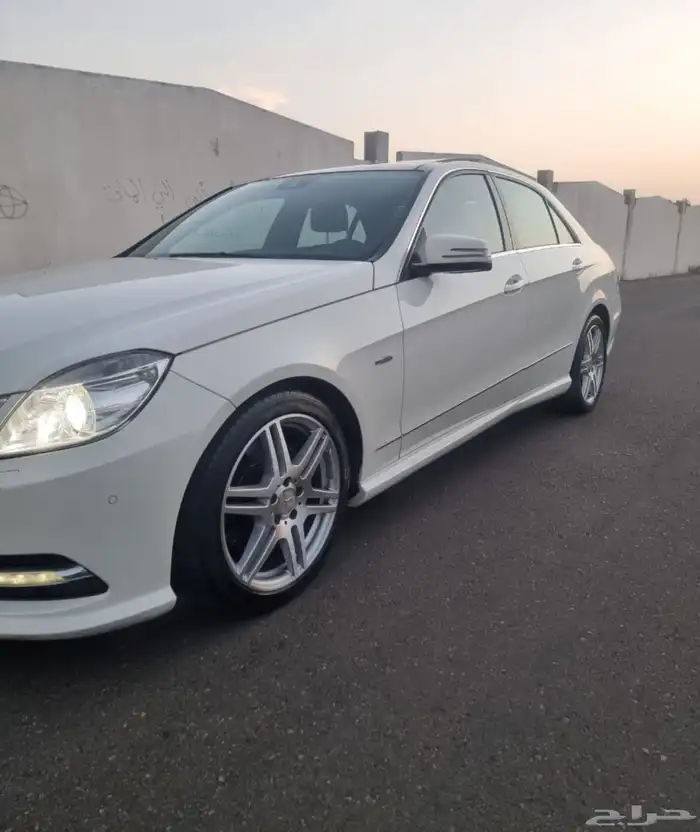 مرسيدس E 350 نظيف جدا على الفحص...العداد 215 الف 1