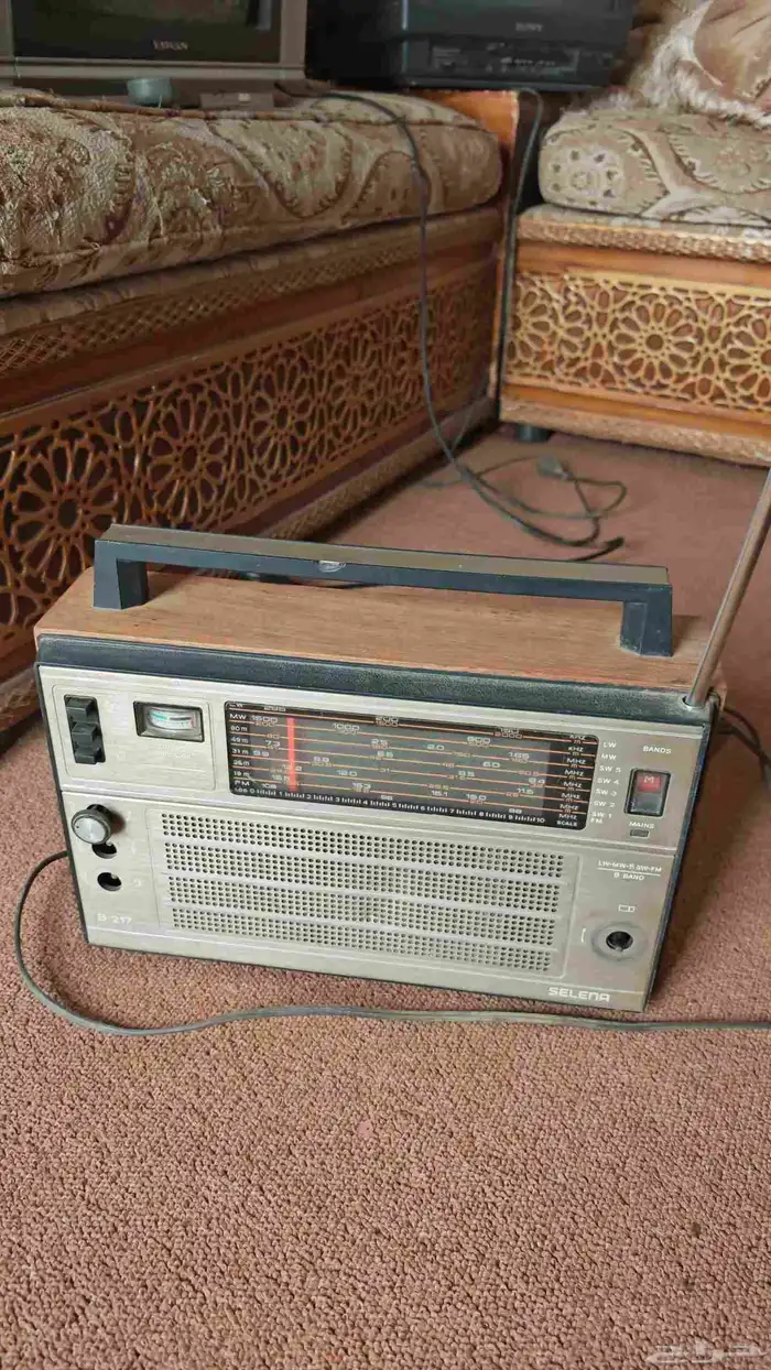 راديو روسي قديم خشب شغال 0